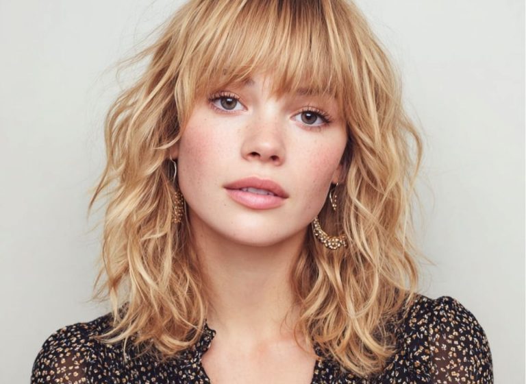 16 Casual Medium Length Haircuts To Effortlessly Elevate Your Everyday Look