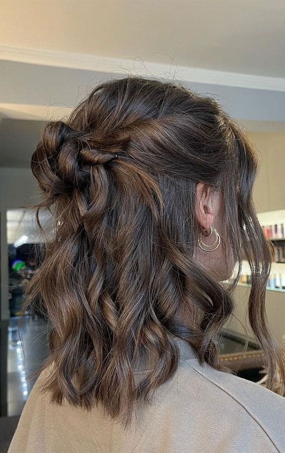 Twisted Half-Up Wavy Lob